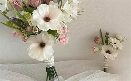 2025年农历八月十二结婚日子如何 今日办喜事好吗